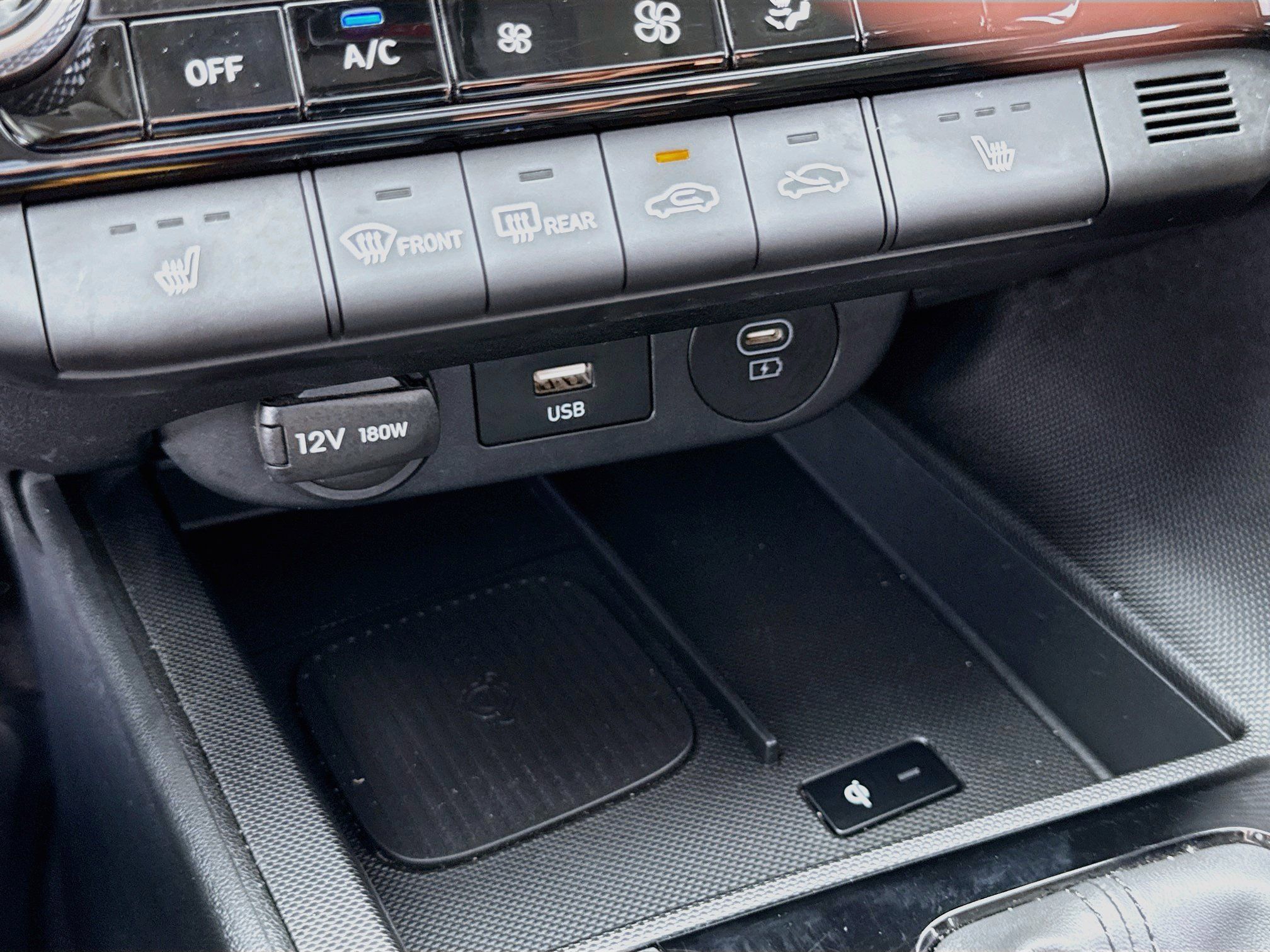 Used 2025 Hyundai Elantra SEL FWD image 19
