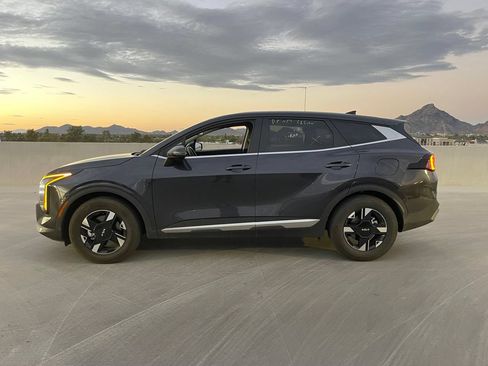 Used 2026 Kia Sportage LX FWD image 4