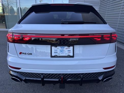 New 2025 Audi RS Q8 performance image 3