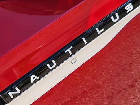 New 2025 Lincoln Nautilus Premier w/ Equipment Group 102A AWD/4WD image 16