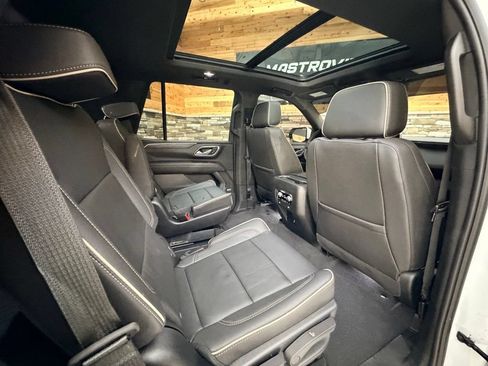 Used 2023 GMC Yukon SLT w/ SLT Premium Package AWD/4WD image 38
