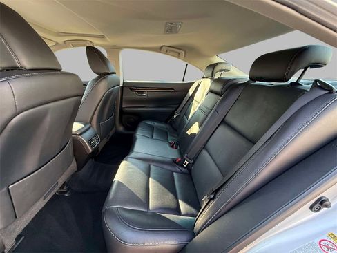 Used 2014 Lexus ES 350 w/ Luxury Package image 17