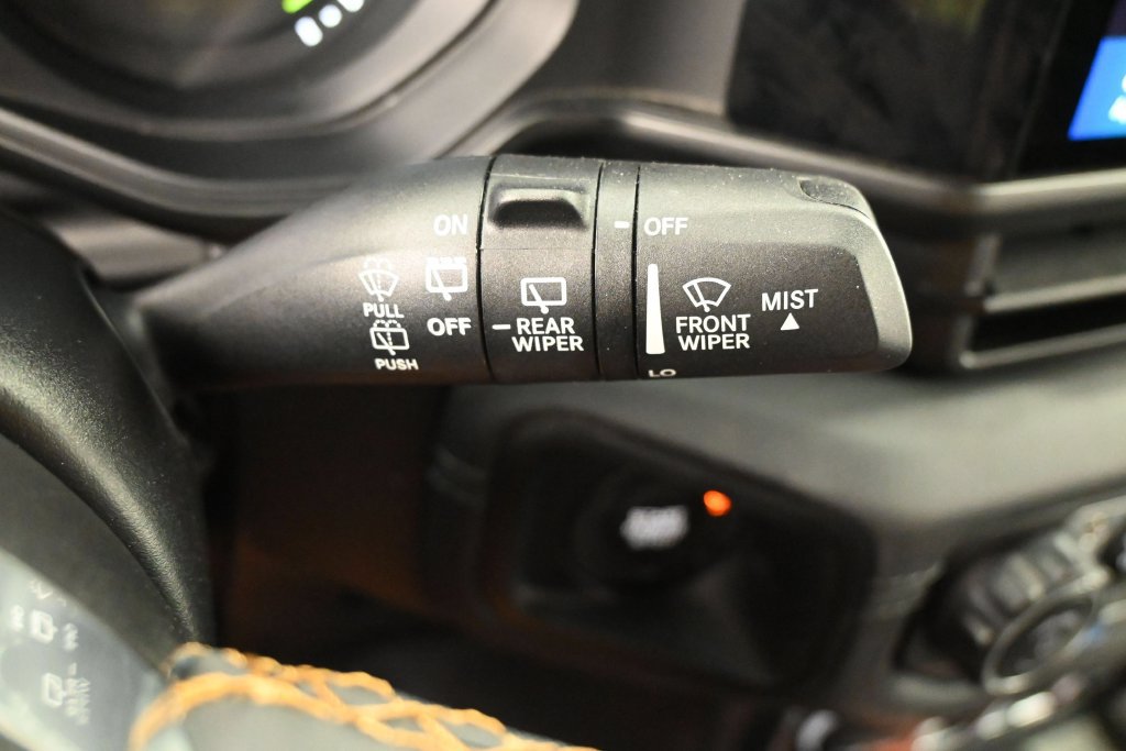 Used 2024 Jeep Wrangler Unlimited Sahara AWD/4WD image 18