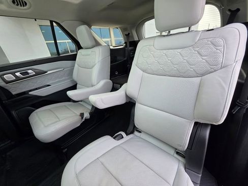 Used 2025 Ford Explorer Platinum w/ Ultimate Package AWD/4WD image 12