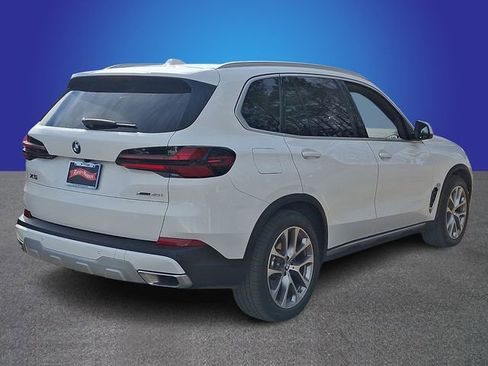 Used 2025 BMW X5 xDrive40i w/ Parking Assistance Package image 4