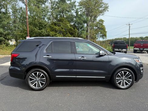 Used 2017 Ford Explorer Platinum image 8