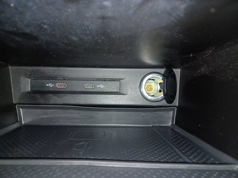 Used 2023 Volkswagen Tiguan SE R-Line FWD image 27