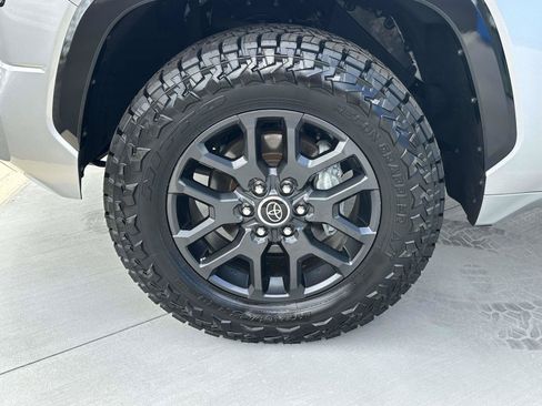 Used 2023 Toyota Tundra Platinum AWD/4WD image 28