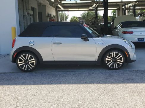 Used 2019 MINI Cooper S FWD image 4