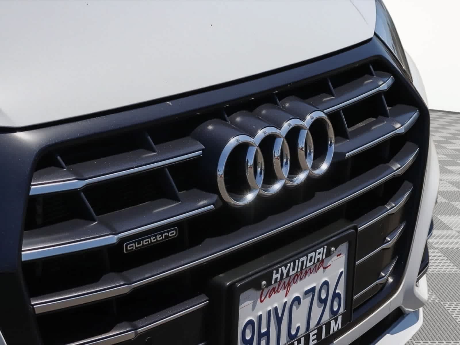 Used 2020 Audi Q5 e Premium w/ Convenience Package AWD/4WD image 6