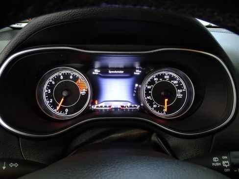 Used 2020 Jeep Cherokee Limited image 17