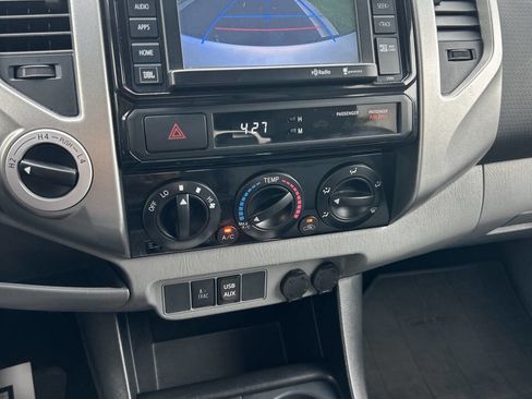 Used 2014 Toyota Tacoma 4x4 Double Cab image 9