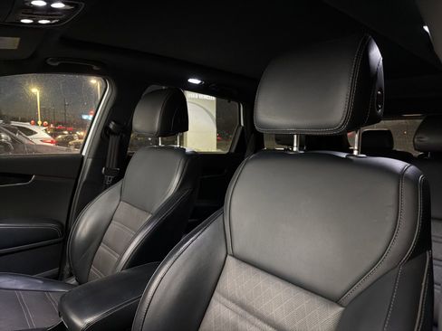 Used 2017 Kia Sorento SX image 9