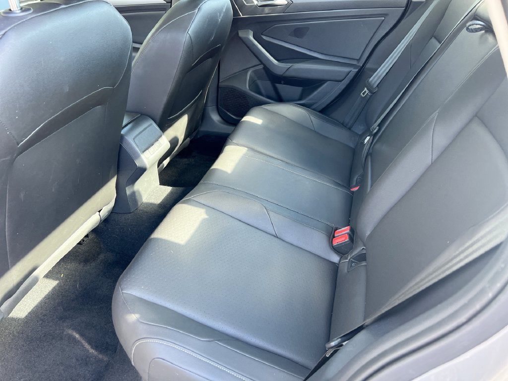 Used 2020 Volkswagen Jetta SE w/ SE Cold Weather Package FWD image 37