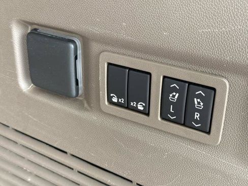 Used 2021 GMC Yukon Denali w/ Denali Premium Package AWD/4WD image 33