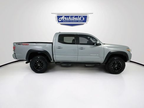 Used 2021 Toyota Tacoma TRD Off-Road w/ Technology Package AWD/4WD image 9