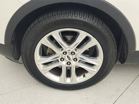 Used 2017 Ford Explorer XLT w/ Equipment Group 202A image 31