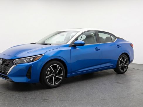 Used 2025 Nissan Sentra SV FWD image 3