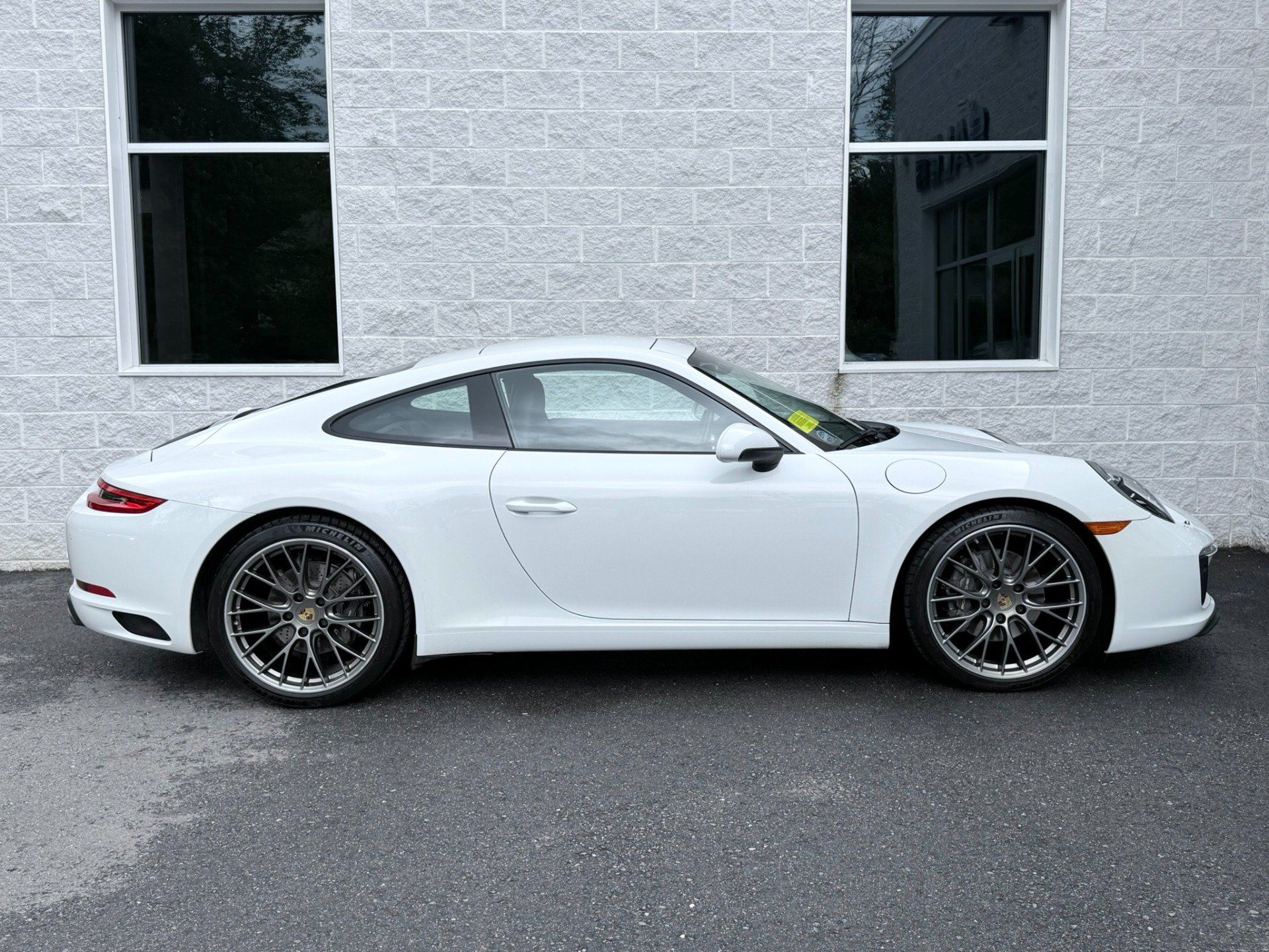 Used 2017 Porsche 911 Carrera 4 AWD/4WD image 34