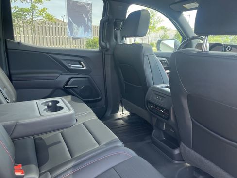 Used 2025 Chevrolet Silverado EV RST AWD/4WD image 30