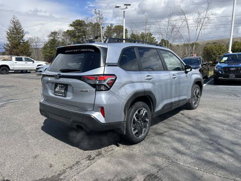 Used 2025 Subaru Forester Premium AWD/4WD image 3
