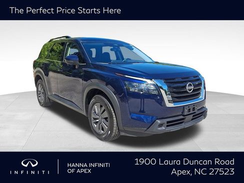 Used 2024 Nissan Pathfinder SV AWD/4WD image 1