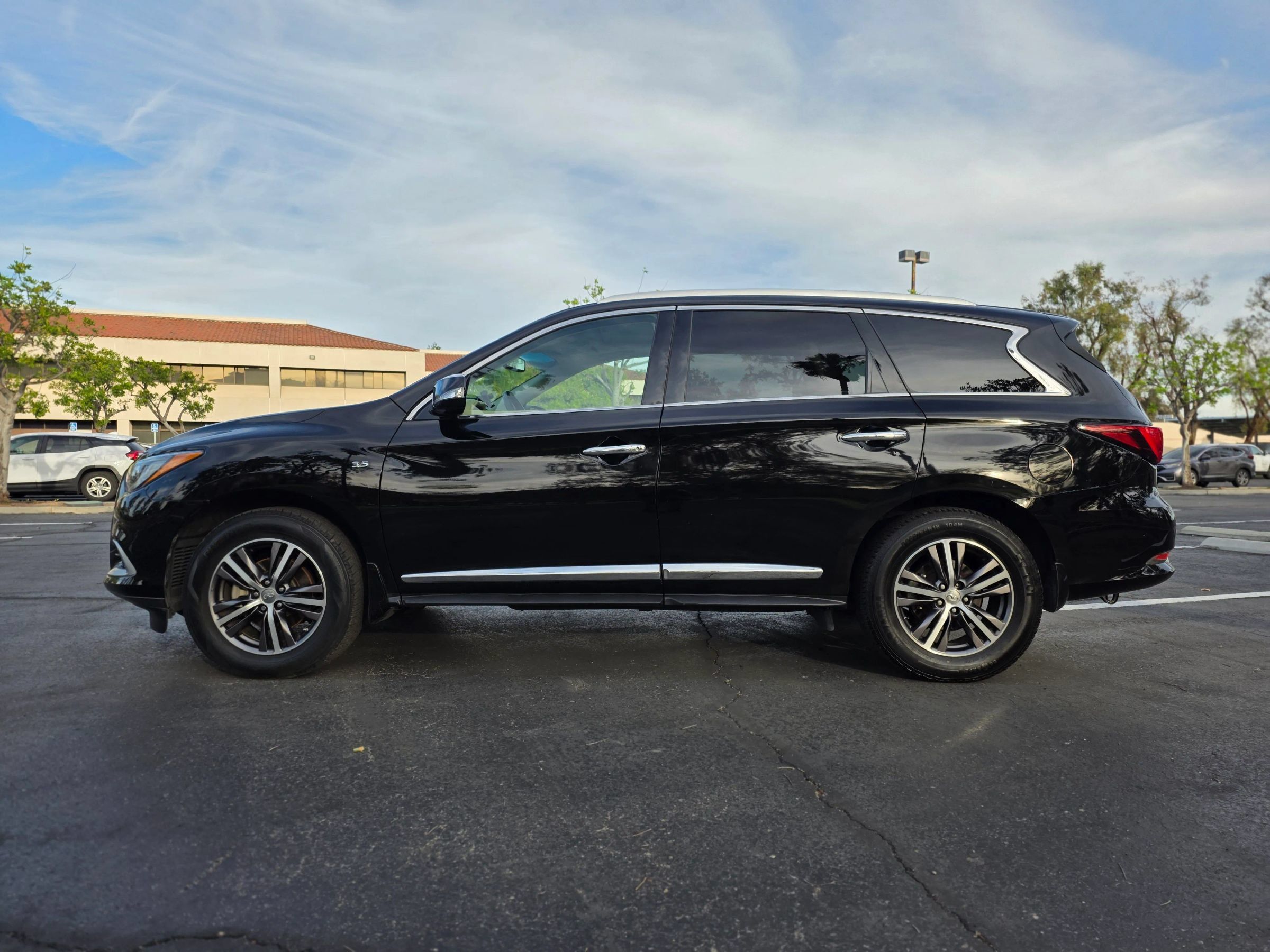 Used 2016 INFINITI QX60 FWD w/ Premium Plus Package image 8
