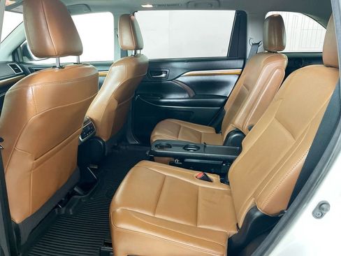 Used 2018 Toyota Highlander Limited image 25