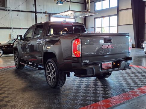 Used 2019 GMC Canyon Denali image 4