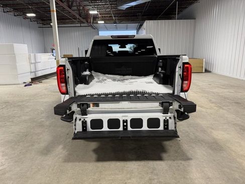 Used 2022 GMC Sierra 1500 SLE image 34