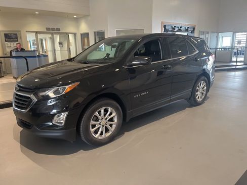 Used 2020 Chevrolet Equinox LT w/ Driver Convenience Package FWD image 3