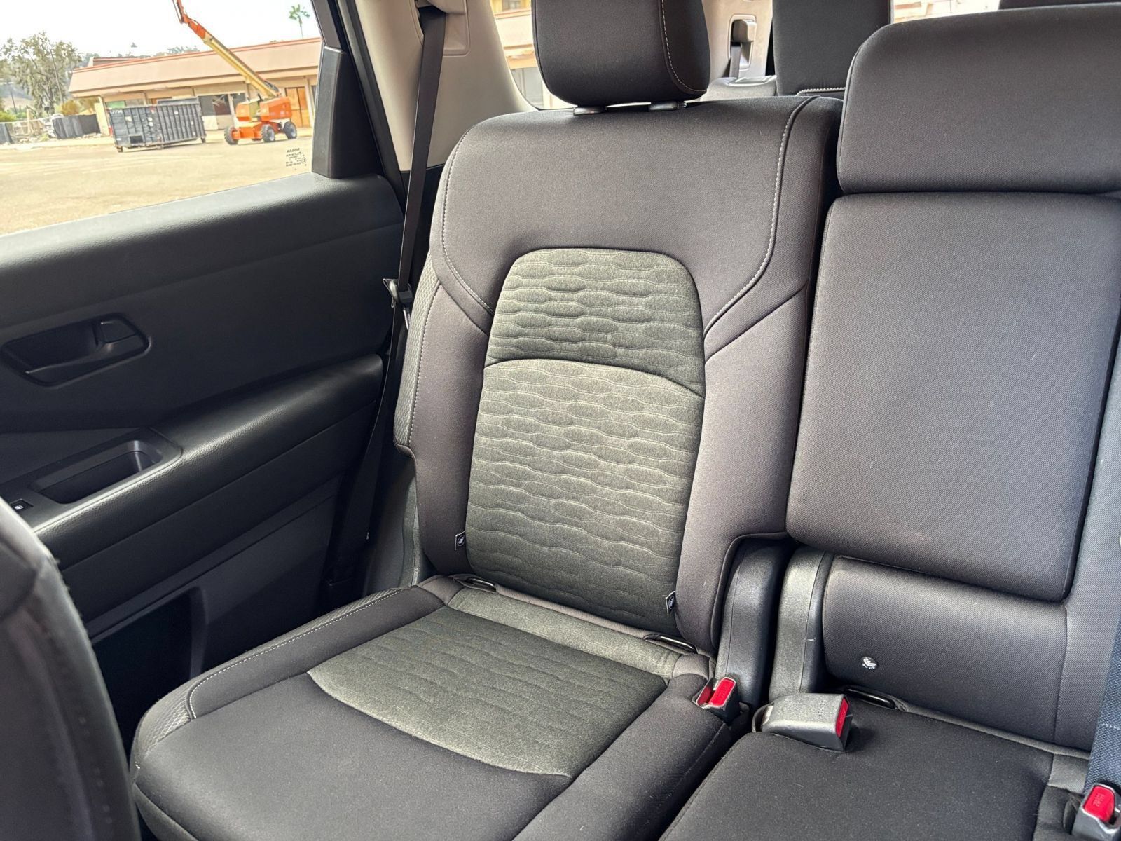 Used 2025 Nissan Pathfinder SV FWD image 41