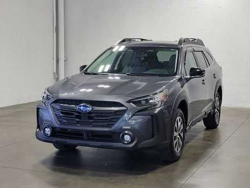 Certified 2025 Subaru Outback Premium AWD/4WD image 2