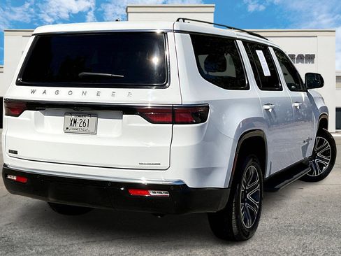 Used 2024 Jeep Wagoneer Series II w/ Flexible Seating Group image 2
