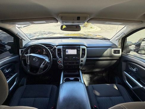 Used 2017 Nissan Titan S AWD/4WD image 17