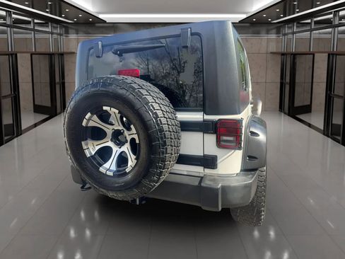 Used 2009 Jeep Wrangler Unlimited Rubicon w/ Trailer Tow Group image 8