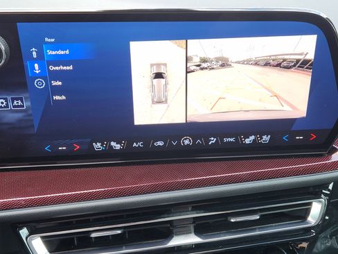 Used 2024 Chevrolet Traverse RS image 19