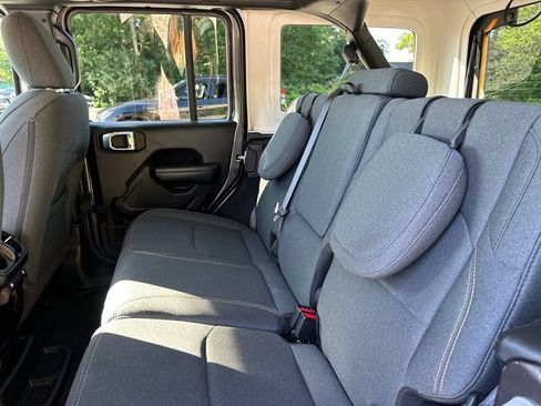 Used 2024 Jeep Wrangler Unlimited w/ Convenience Group AWD/4WD image 17