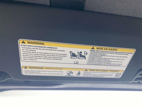 Used 2025 Jeep Wrangler Sport image 29