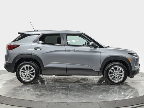Used 2026 Chevrolet TrailBlazer LS w/ LS Convenience Package AWD/4WD image 8