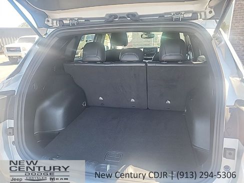Used 2025 Jeep Compass Limited AWD/4WD image 20