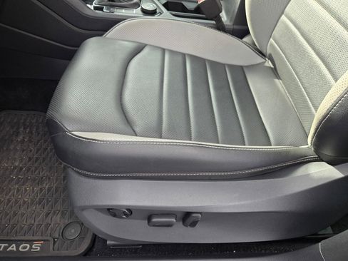 Used 2022 Volkswagen Taos SEL image 24