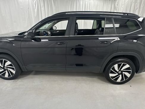 Used 2025 Volkswagen Atlas SE image 6