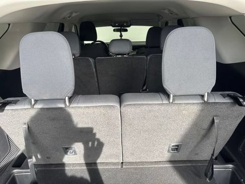 Used 2025 Ford Explorer Active RWD image 21