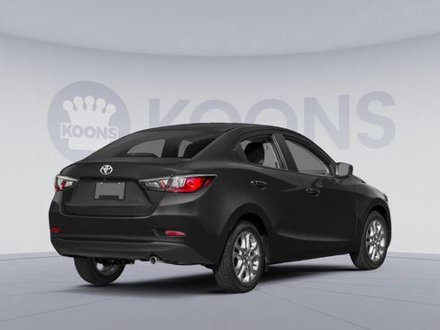 Used 2017 Toyota Yaris iA image 2