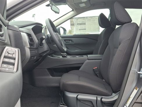 New 2026 Nissan Rogue S image 8