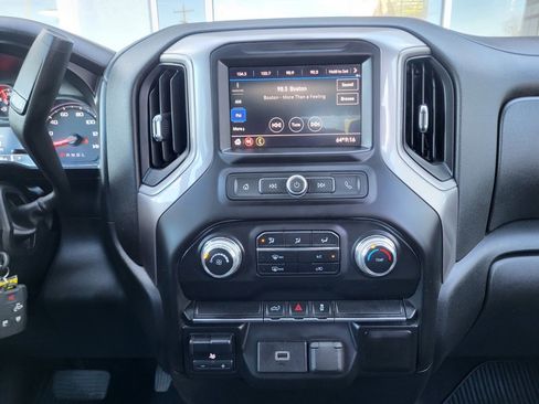 Used 2020 GMC Sierra 2500 4x4 Crew Cab w/ Gooseneck/5TH Wheel Package image 25