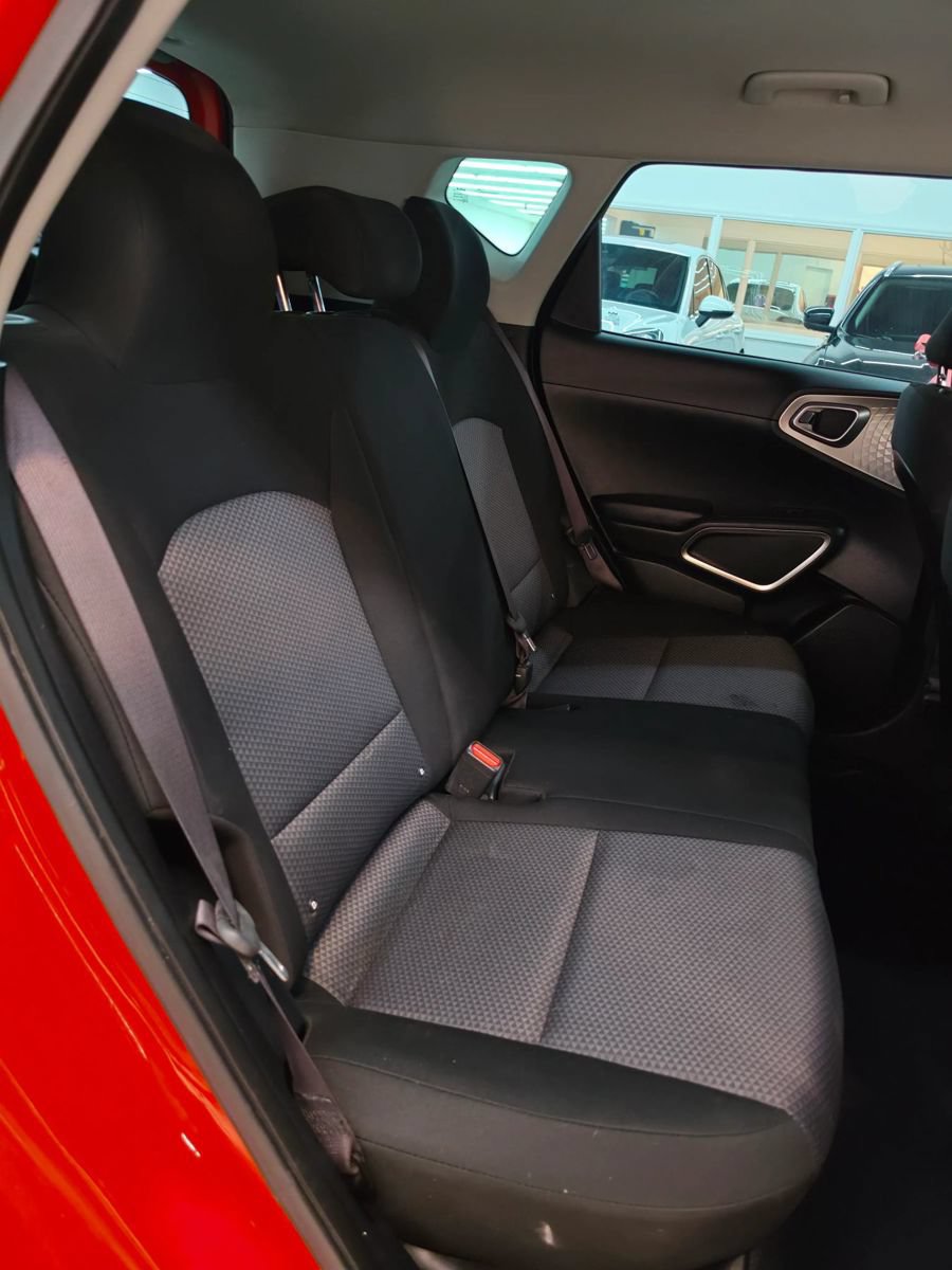 Used 2024 Kia Soul LX w/ Option Group 015 FWD image 31