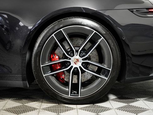 Certified 2025 Porsche 911 Targa 4 GTS AWD/4WD image 21
