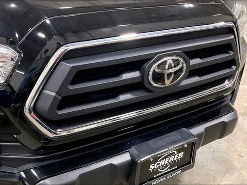 Used 2020 Toyota Tacoma SR5 AWD/4WD image 29